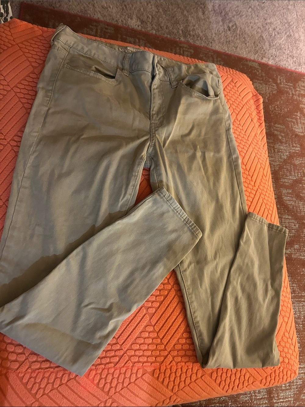 American Eagle Outfitters Women's Cropped Pants in khaki